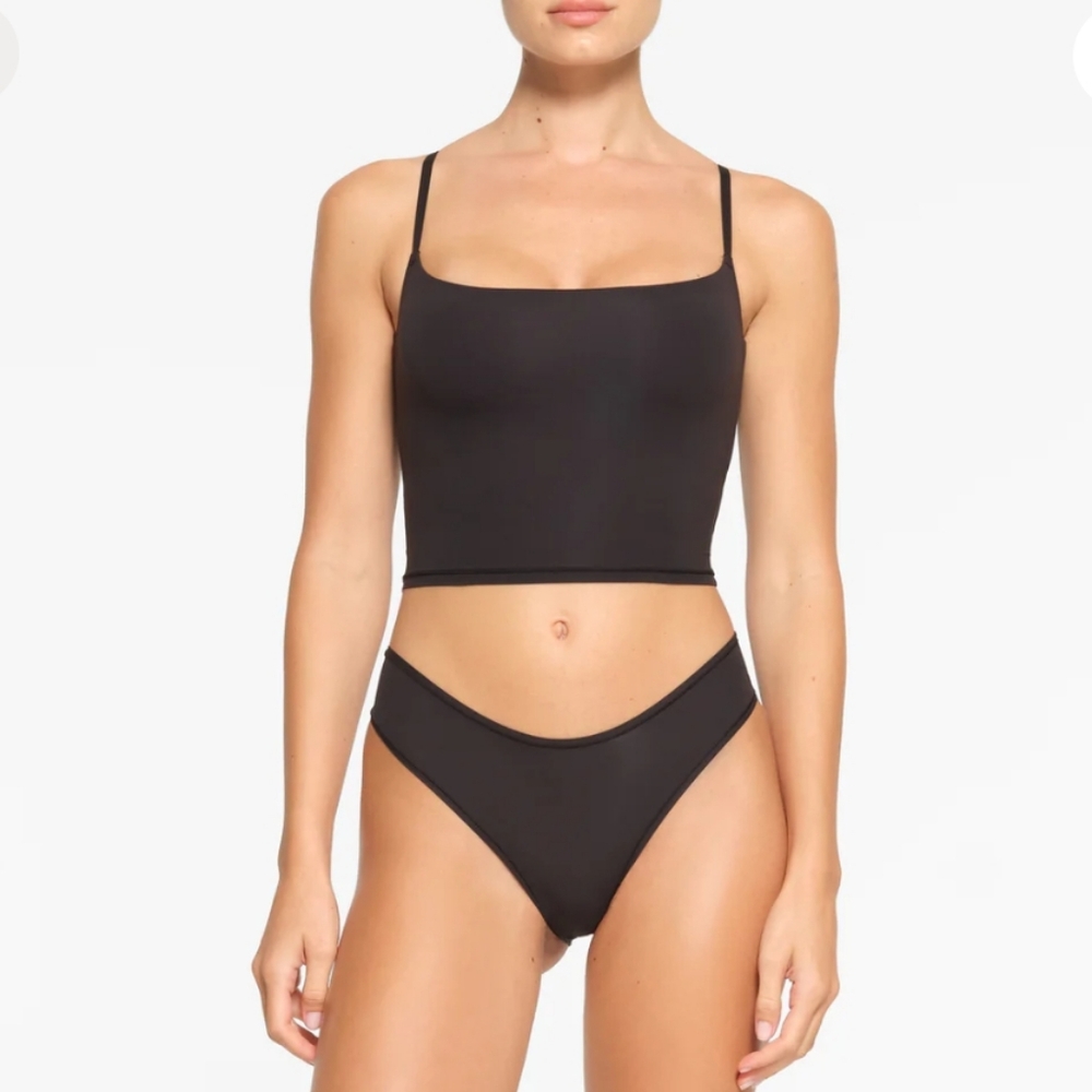 SKIMS Fits Everybody Cropped Cami - Picture 2 of 11